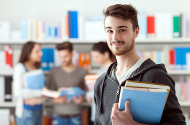 Випускники вишів складатимуть ЗНО з англійської