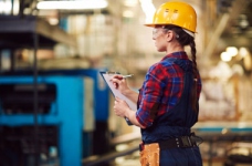 Учнів училищ мають забезпечити спецодягом