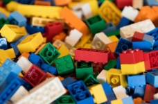 10 областей отримали шкільні LEGO Play Box