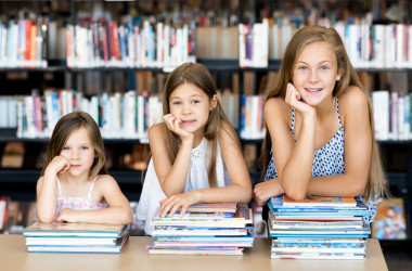 Першачки і випускники мають навчатись лише у першу зміну