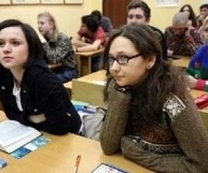 Донецькі школярі наздогнали навчальну програму і відпочинуть 5 днів у квітні