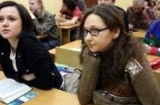 Донецькі школярі наздогнали навчальну програму і відпочинуть 5 днів у квітні