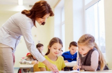 Зарплати вчителів зростатимуть поступово, - Новосад