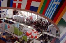 Триває виставка закордонних і українських вишів