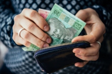 Освітяни мають отримувати повну зарплату, - позиція МОН