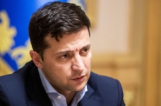 Президент доручив уряду виплатити зарплати вчителям