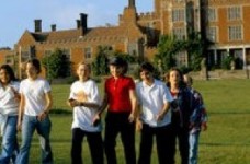 Все більше українців відправляють дітей у західні школи