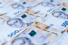 Яку зарплату ви вважаєте гідною для вчителя? 