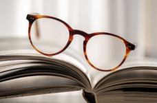 Чи може директор школи забрати години у вчителя?