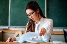 Як атестуватися вчителю, який викладає кілька предметів?