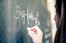 Чи потрібно Україні використовувати іноземні підручники?