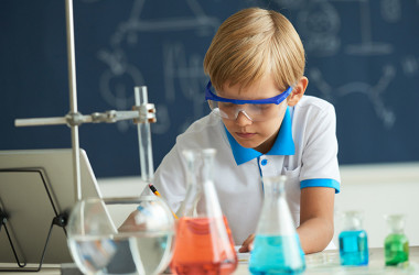 Учнів запрошують на програму «Science Teens Platform»