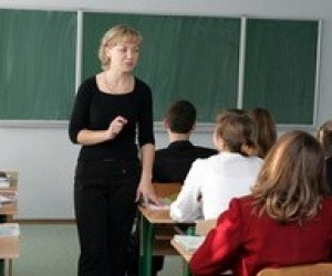 БЮТ: У школах Дніпровського району скоротять вчителів і об'єднають класи