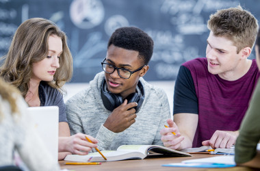 Студентів запрошують отримати ступінь магістра у Польщі