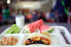 Реформа шкільного харчування. Як годуватимуть українських учнів?