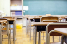 В Україні через коронавірус закриватимуть школи
