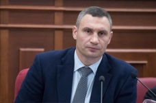 Не треба вести дітей на дитячі майданчики, - Кличко