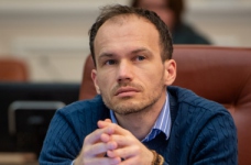 Уряд рекомендував не звільняти працівників