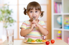 Як навчити дитину принципів здорового харчування