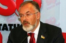 Д. Табачник: Низку українських вузів доведеться закрити