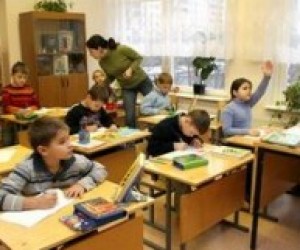 Трохи більше половини українців віддають перевагу вітчизняній освіті