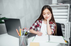 54% українців позитивно оцінюють школу онлайн