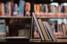 Для вчителів створили підручник з дистанційного навчання