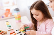 Вчимося розрізняти і називати геометричні фігури