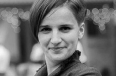 Ю. Безвершенко: папки на зав'язках - символ цілої епохи