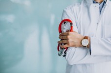 Учителі не мають платити за медогляди, - омбудсмен