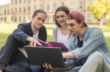 Онлайн-курси з біології та хімії польською мовою