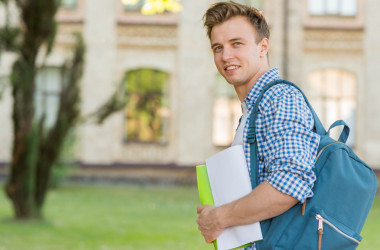 Розпочався прийом е-заяв для вступу в магістратуру