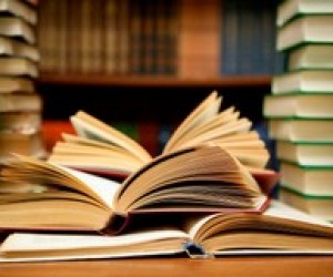 Львівських випускників просять дарувати книжки замість квітів