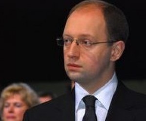 Яценюк закликав МОН не допустити зловживань під час вступної кампанії-2010