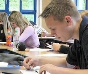 Скільки коштує контракт на навчання в провідних українських університетах