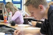 Скільки коштує контракт на навчання в провідних українських університетах