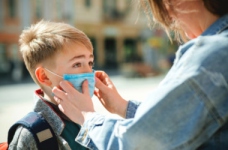 Як діяти, якщо учень або вчитель має ознаки COVID-19