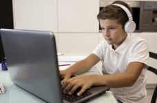 Соціальні мережі VS HUMAN: комунікація з учнями в 2020 році