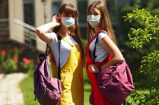 У МОН нагадали про заборону агітації в закладах освіти