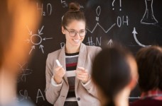 Вчителі зможуть не оцінювати учнів з деяких предметів