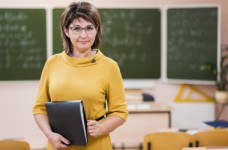 Шкарлет: зарплата вчителів за рік збільшиться майже на 30%