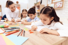 У МОН розповіли, як зростуть зарплати у дошкіллі