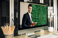 Офіційно: вишам рекомендовано працювати дистанційно