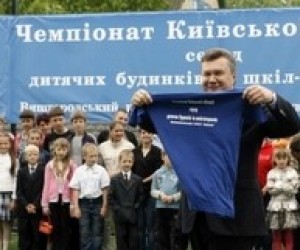 Янукович обіцяє систему регулярного обстеження здоров’я дітей зі шкіл-інтернатів