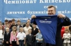 Янукович обіцяє систему регулярного обстеження здоров’я дітей зі шкіл-інтернатів