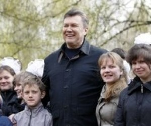 Янукович підписав указ про літній відпочинок дітей