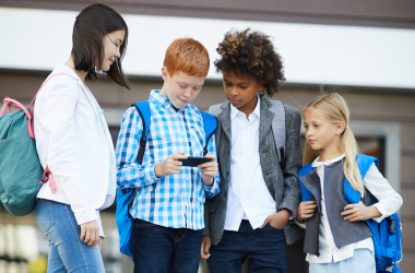 Читання книжок проти цифрової залежності