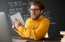 Освітяни, які працюють на самоізоляції, недоотримують зарплату