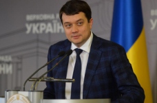 Разумков критикує наміри уряду скоротити видатки на освіту