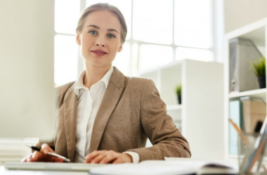 Якою є зарплата вчителя без категорії та звання?